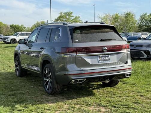2025 Volkswagen Atlas 2.0T SEL Premium R-Line 4MOTION