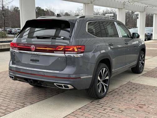 2025 Volkswagen Atlas 2.0T SEL Premium R-Line 4MOTION