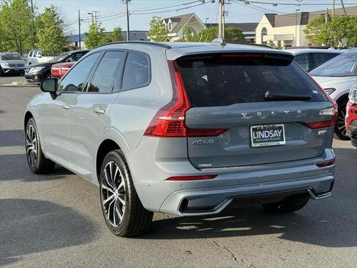 2023 Volvo XC60 B5 Plus Dark Theme