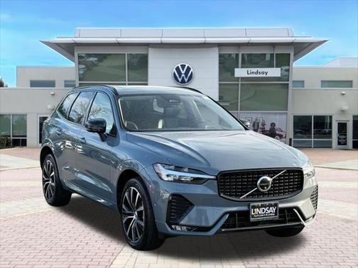 2023 Volvo XC60 B5 Plus Dark Theme