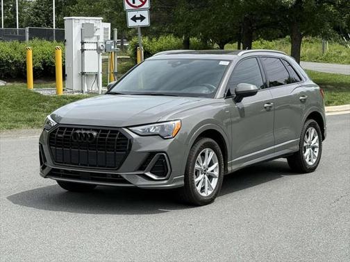 2022 Audi Q3 45 S line Premium
