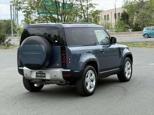 2023 Land Rover Defender 90 SE
