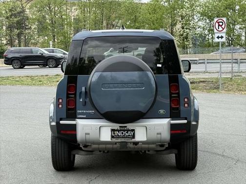 2023 Land Rover Defender 90 SE