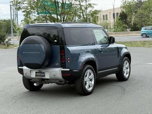 2023 Land Rover Defender 90 SE