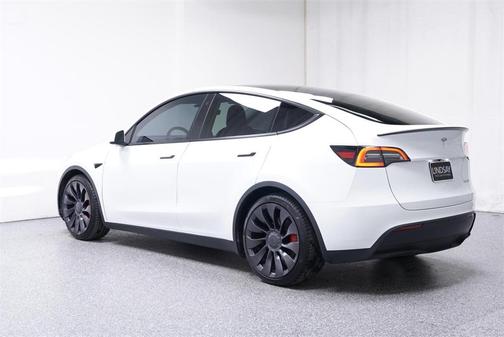Photo 5 of 34 of 2022 Tesla Model Y Performance