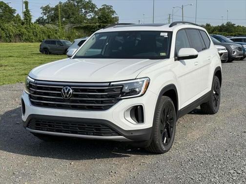 2025 Volkswagen Atlas 2.0T SE w/Technology 4MOTION
