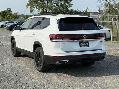2025 Volkswagen Atlas 2.0T SE w/Technology 4MOTION