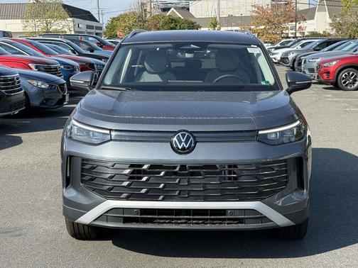 2025 Volkswagen Tiguan 2.0T SE 4MOTION