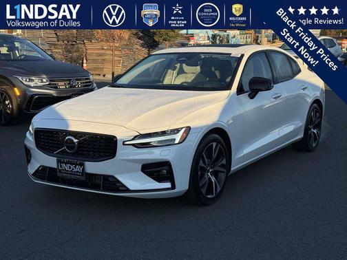 2024 Volvo S60 B5 Core Dark Theme