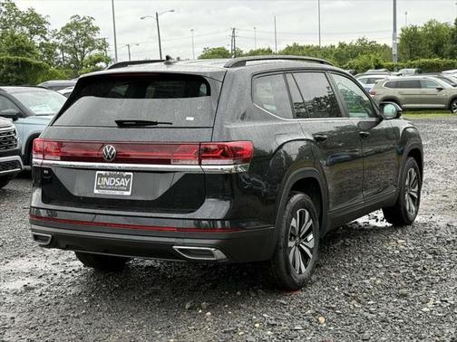 2025 Volkswagen Atlas 2.0T SE
