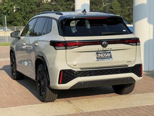 2025 Volkswagen Tiguan 2.0T SE R-Line Black 4MOTION