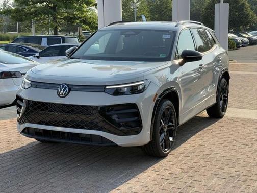 2025 Volkswagen Tiguan 2.0T SE R-Line Black 4MOTION