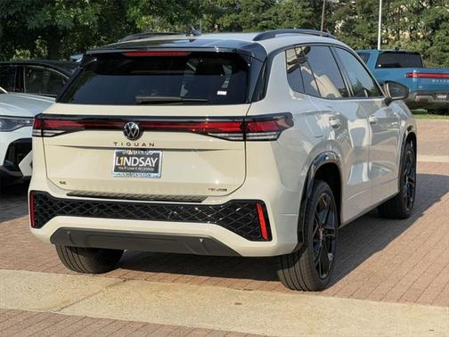 2025 Volkswagen Tiguan 2.0T SE R-Line Black 4MOTION