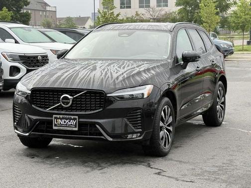 2023 Volvo XC60 B5 Plus Dark Theme