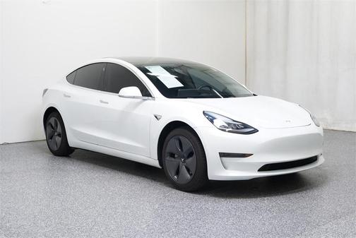 Photo 1 of 34 of 2020 Tesla Model 3 Standard Range Plus
