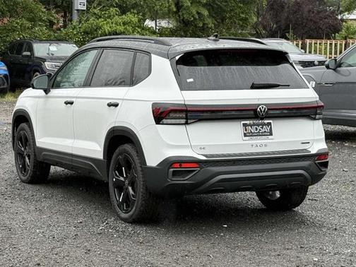 2025 Volkswagen Taos 1.5T SE Black
