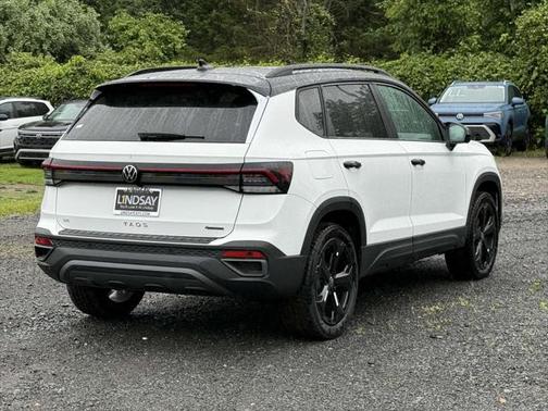 2025 Volkswagen Taos 1.5T SE Black