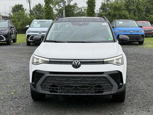 2025 Volkswagen Taos 1.5T SE Black