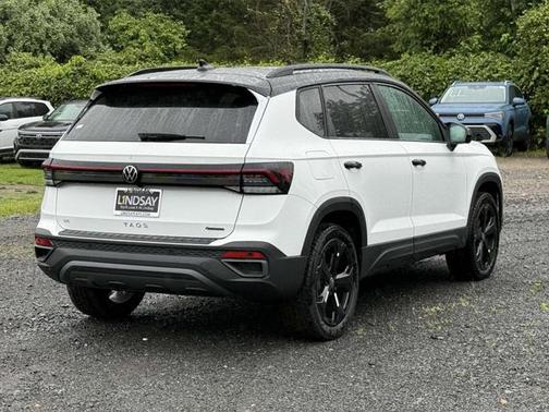 2025 Volkswagen Taos 1.5T SE Black