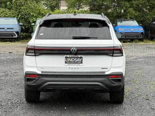 2025 Volkswagen Taos 1.5T SE Black