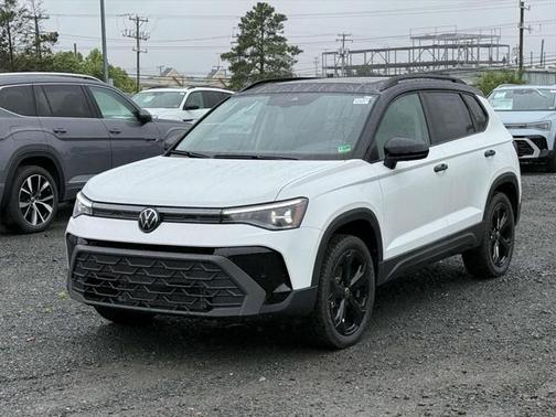 2025 Volkswagen Taos 1.5T SE Black
