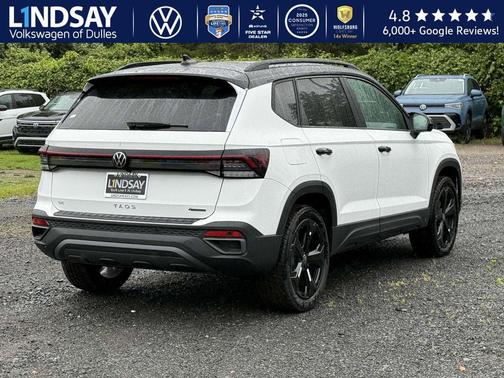 2025 Volkswagen Taos 1.5T SE Black