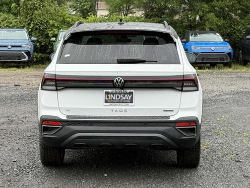 2025 Volkswagen Taos 1.5T SE Black