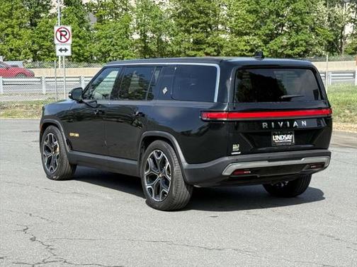 2023 Rivian R1S Adventure