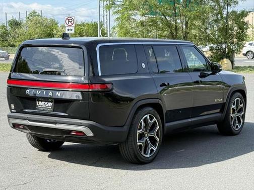 2023 Rivian R1S Adventure
