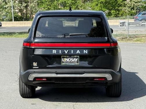 2023 Rivian R1S Adventure