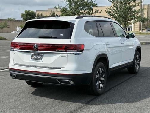 2025 Volkswagen Atlas 2.0T SE