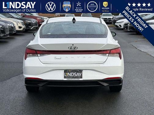 2022 Hyundai ELANTRA SEL