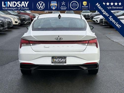 2022 Hyundai ELANTRA SEL