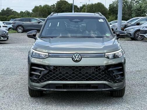 2025 Volkswagen Tiguan 2.0T SE R-Line Black 4MOTION
