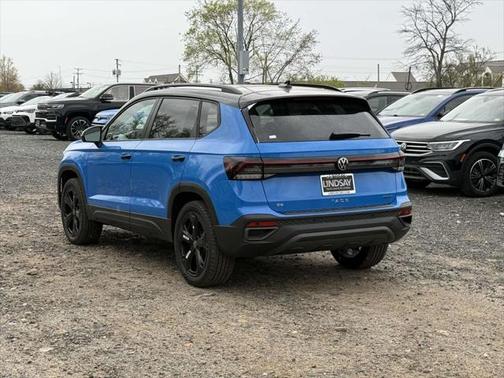 2025 Volkswagen Taos 1.5T SE Black