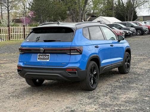 2025 Volkswagen Taos 1.5T SE Black