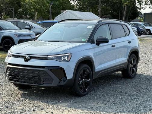 2025 Volkswagen Taos 1.5T SE Black