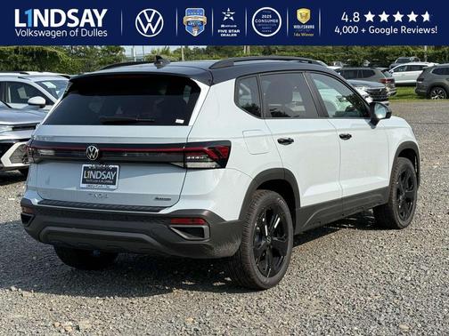 2025 Volkswagen Taos 1.5T SE Black