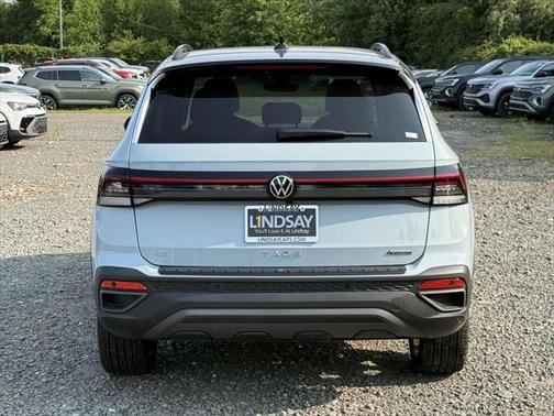 2025 Volkswagen Taos 1.5T SE Black