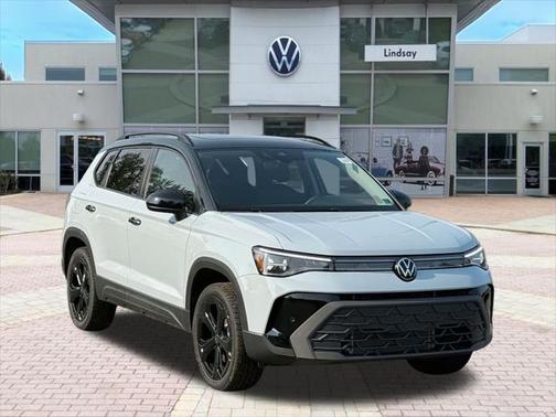 2025 Volkswagen Taos 1.5T SE Black