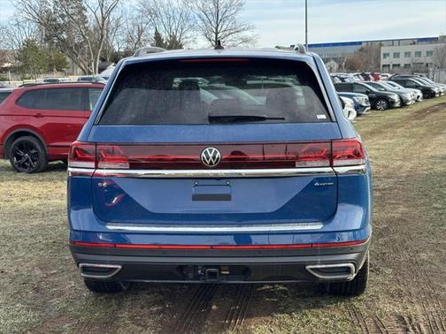 2025 Volkswagen Atlas 2.0T SE w/Technology 4MOTION