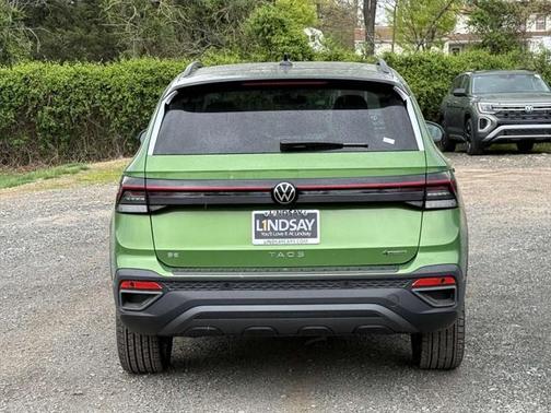 2025 Volkswagen Taos 1.5T SE Black