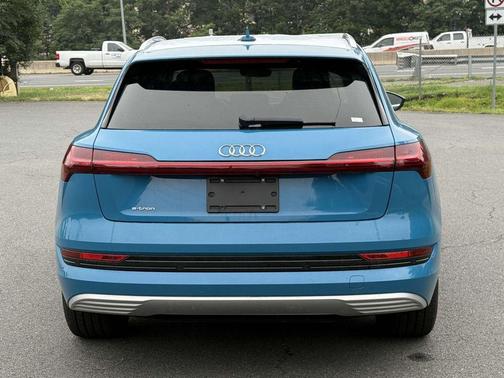 2019 Audi e-tron Premium Plus