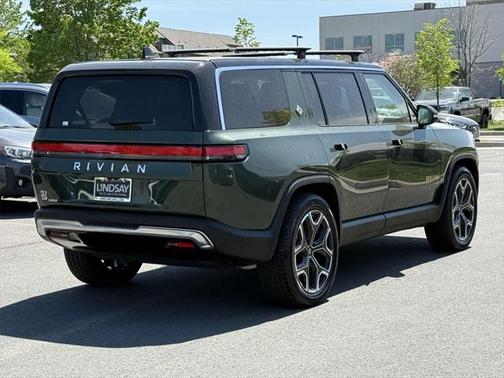 2023 Rivian R1S Adventure