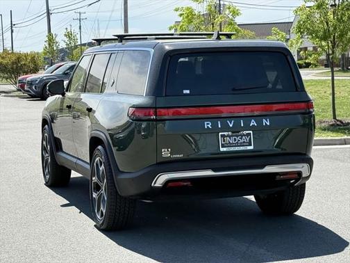 2023 Rivian R1S Adventure