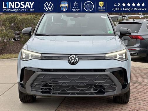 2026 Volkswagen Taos SE Black