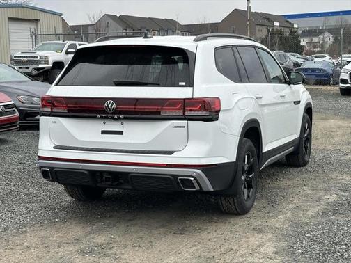 2025 Volkswagen Atlas 2.0T Peak Edition