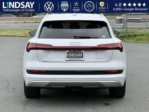 2022 Audi e-tron Premium Plus