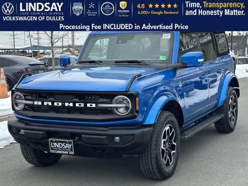 VELOCITY BLUE METALLIC 2022 Ford Bronco Outer Banks