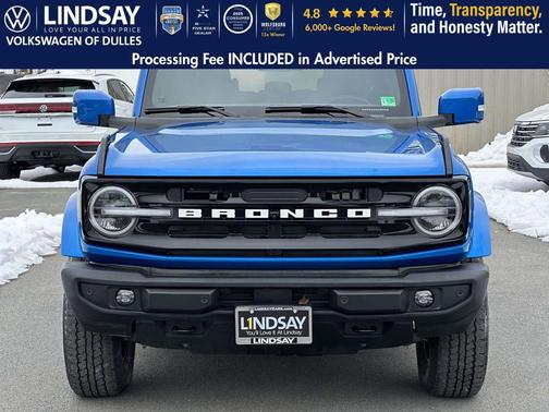VELOCITY BLUE METALLIC 2022 Ford Bronco Outer Banks